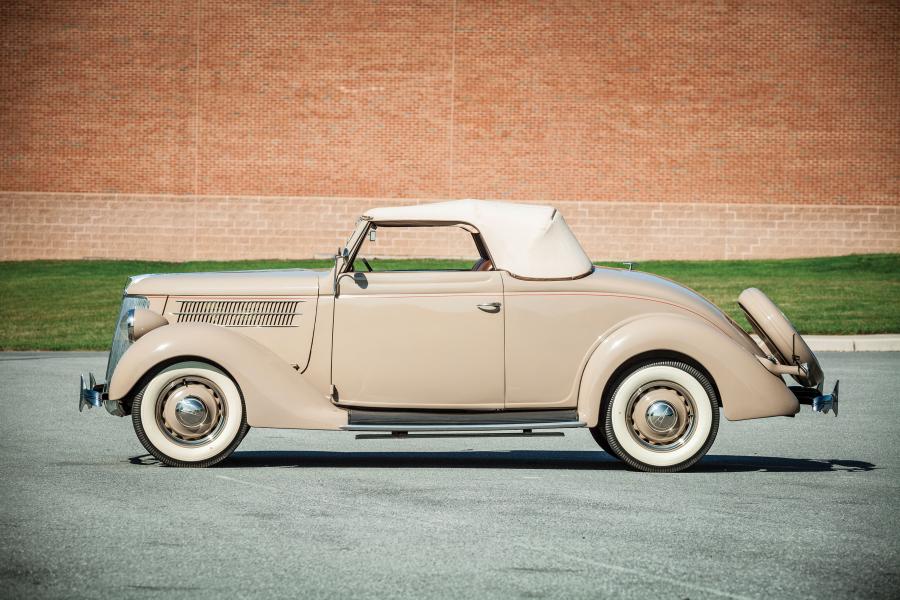  Ford V8 Deluxe Cabriolet 1936 года  (фото 4 из 5)